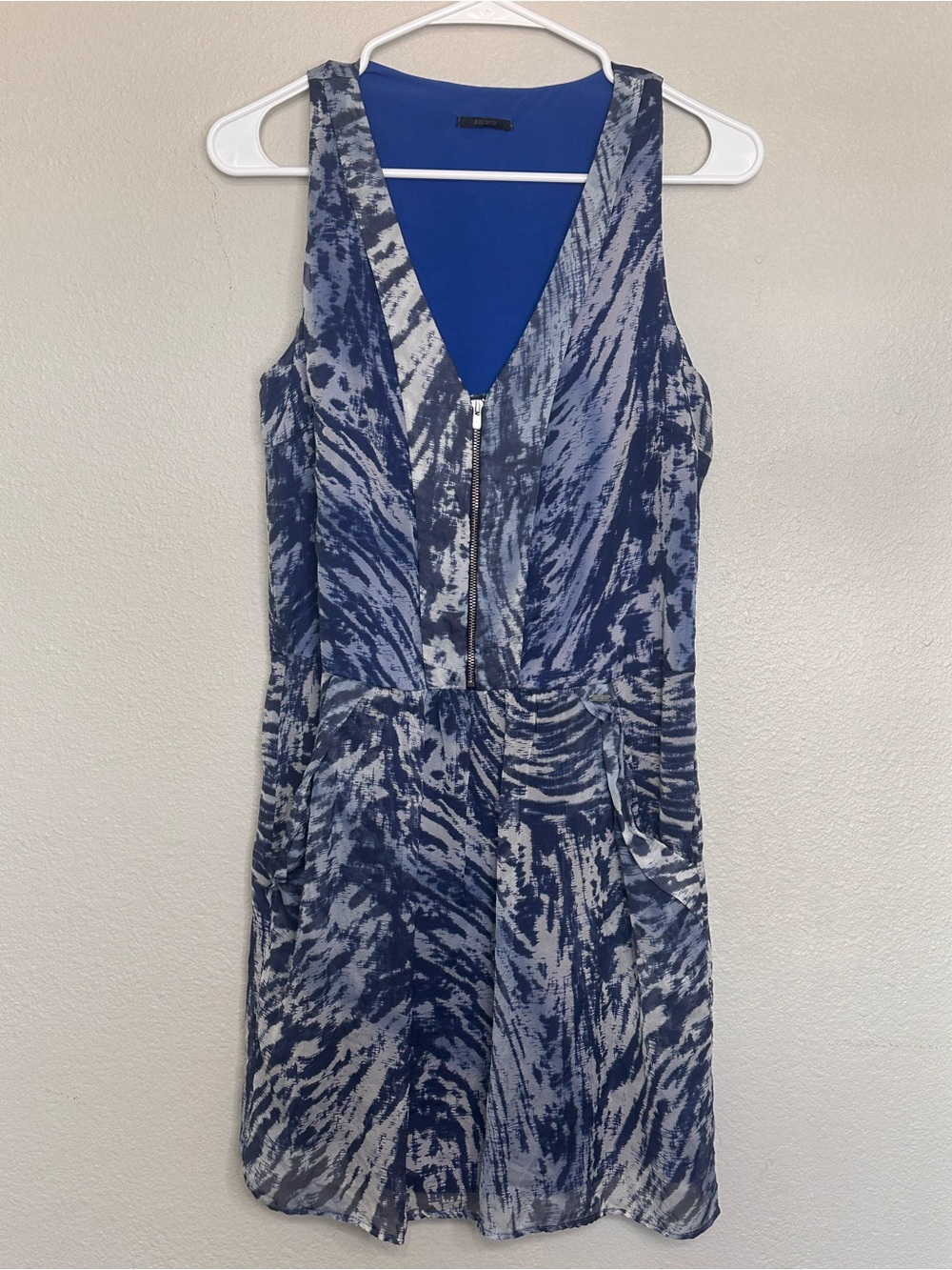 Ikks Blue and White Patterned Dress Zip Up Front With Pockets Size 38 (US M)